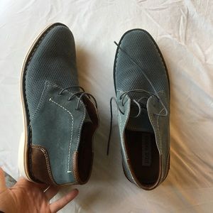 Men's Steve Madden chukkas never worn